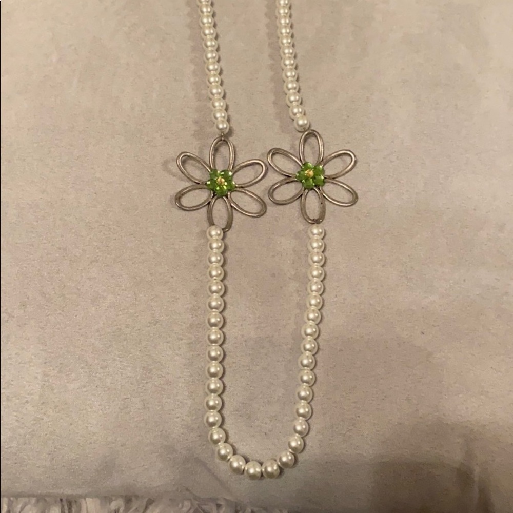 Woman’s necklace